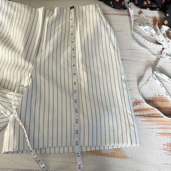 French Connection Pinstripe Shorts Size US 6 Summer White - Picture 13 of 14
